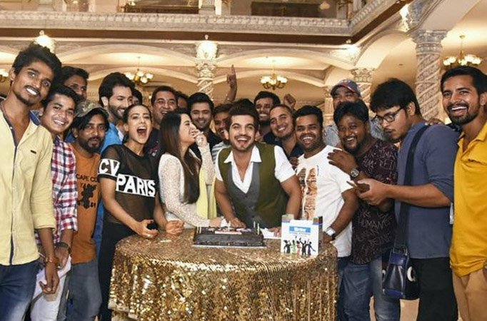 Ishq Mein Marjawan completes 300 episodes; cast thrilled!
